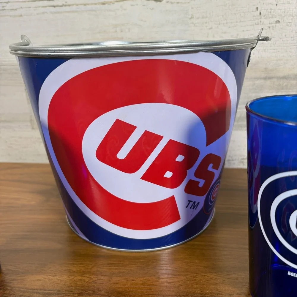 Chicago Cubs Corn Hole‎ Bags Tin Bucket and Three 16 Ounce Hard Plastic Cups